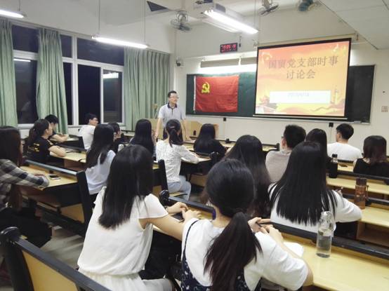 刘院长指导学习2.jpg